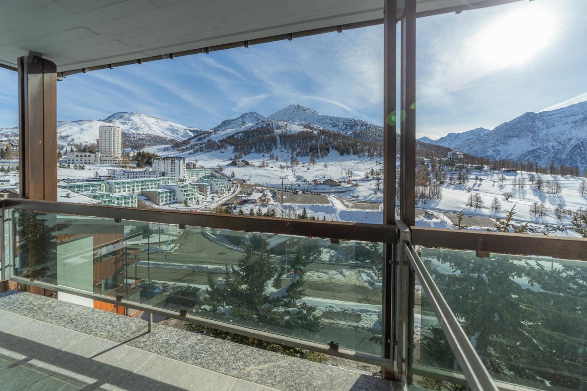 Hotel Gran Roc Sestriere Ngoại thất bức ảnh
